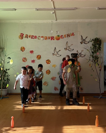 Праздник осени - "Осенняя пора" Праздник осени - "Осенняя пора".
